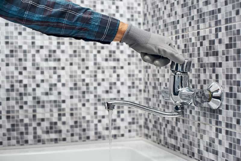 all-will-be-perfect-man-open-fauset-bathroom-sink
