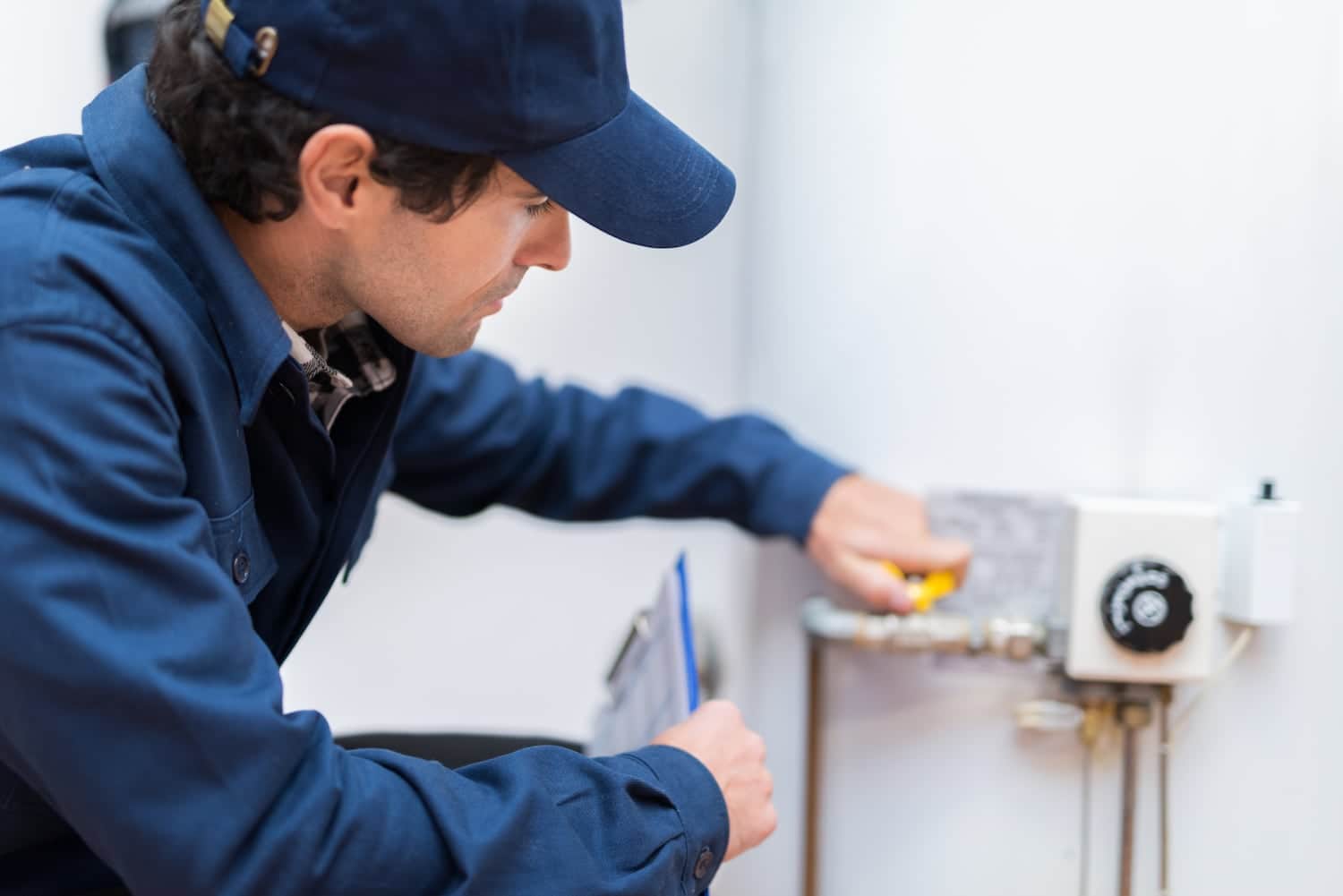 Featured_TANKLESS_WATER_HEATERS_STORAGE_WATER_HEATERS