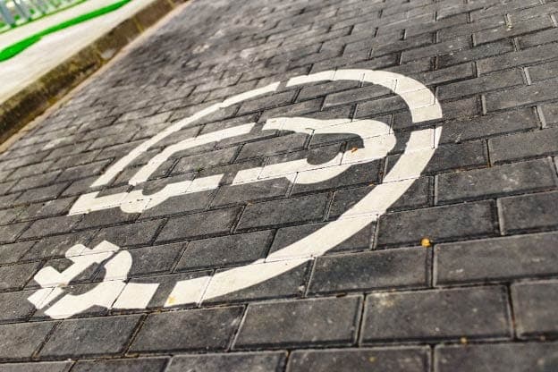 Featured_ELECTRIC_VEHICLE_CHARGING_HOME