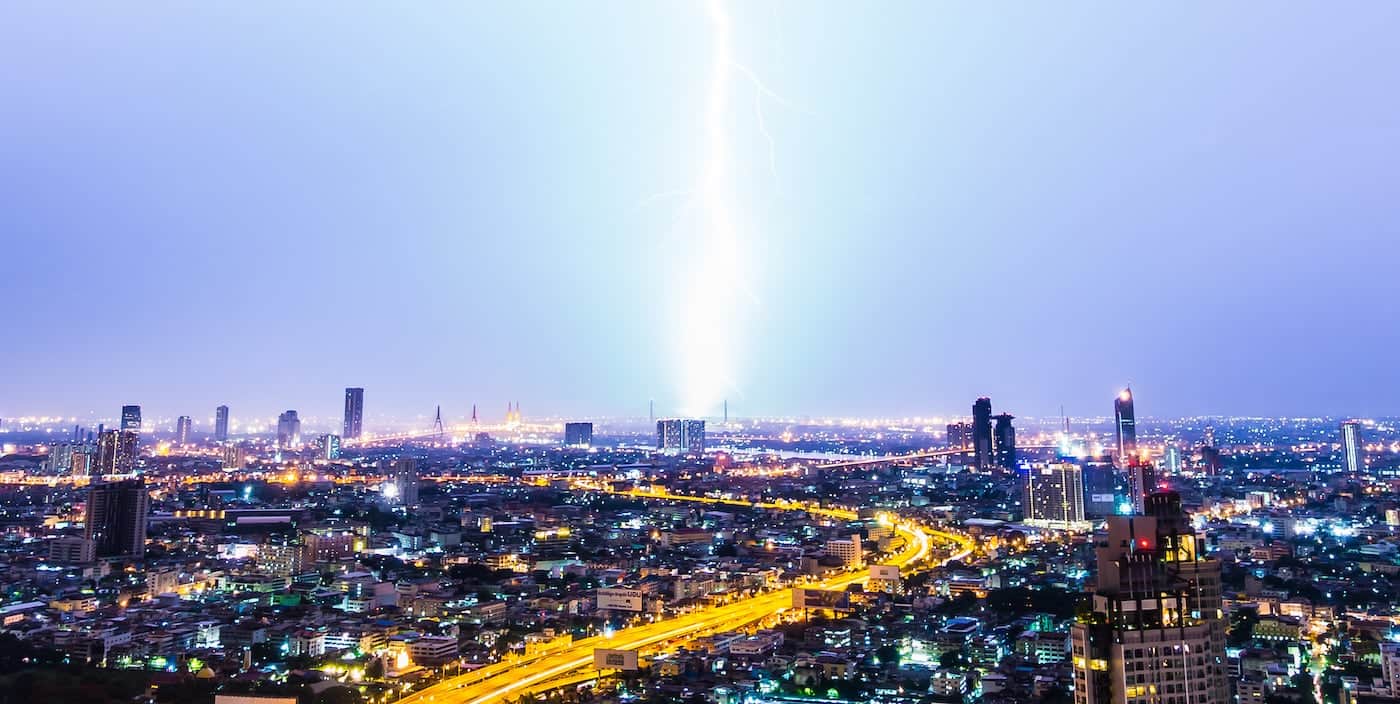 Featured_THE IMPORTANCE_WHOLE-HOUSE_SURGE_PROTECTION