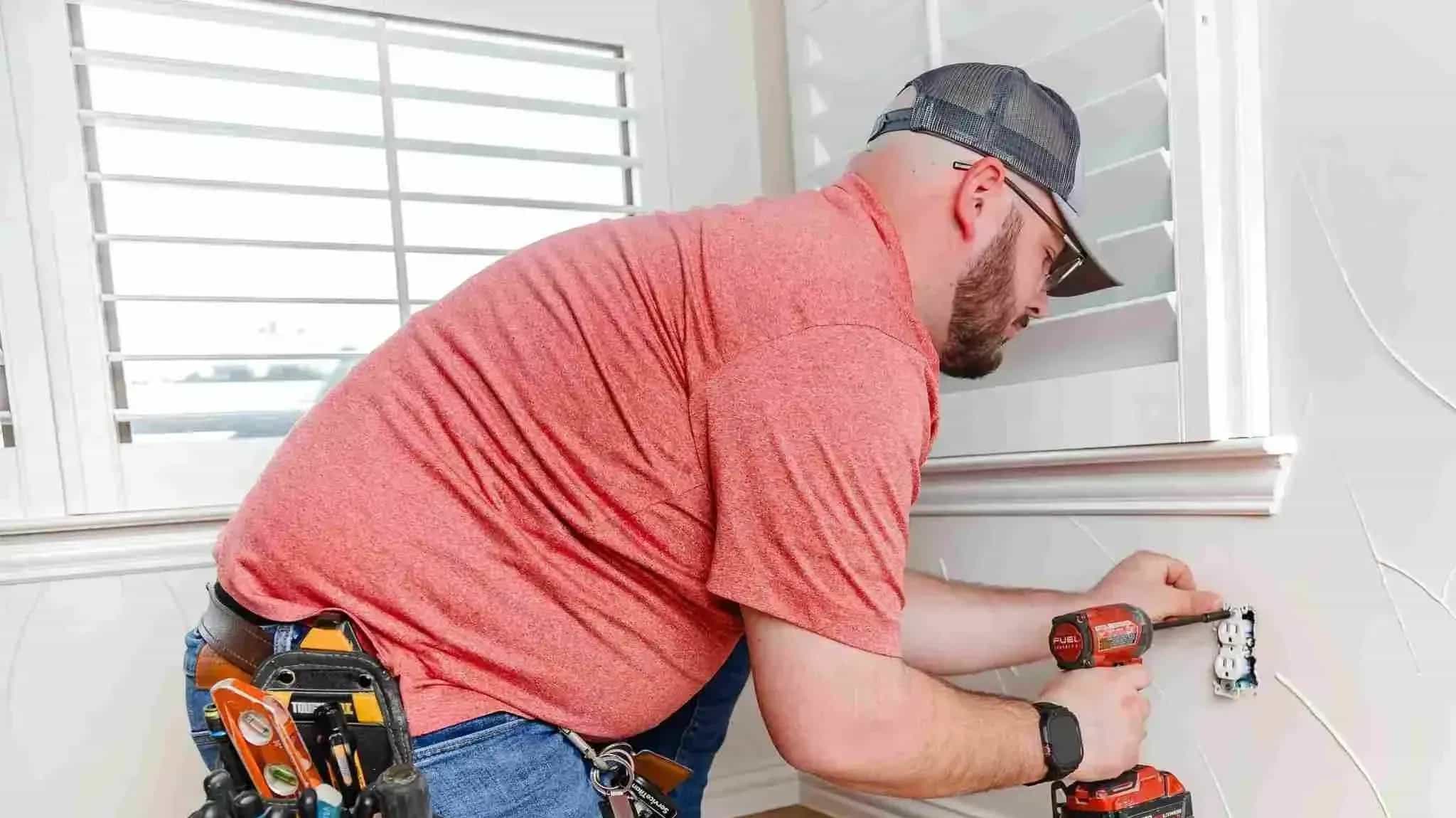 team enoch electrician working