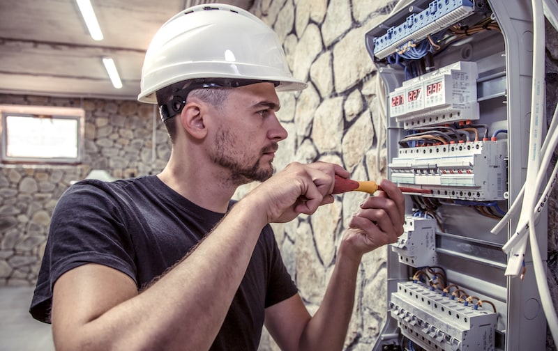 A Guide to Your Home's Circuit Breaker Panel